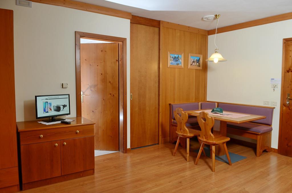 Ski Residence ซานมาร์ตีโนดีกัสตรอสซา ห้อง รูปภาพ