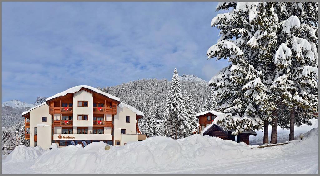 Ski Residence ซานมาร์ตีโนดีกัสตรอสซา ภายนอก รูปภาพ