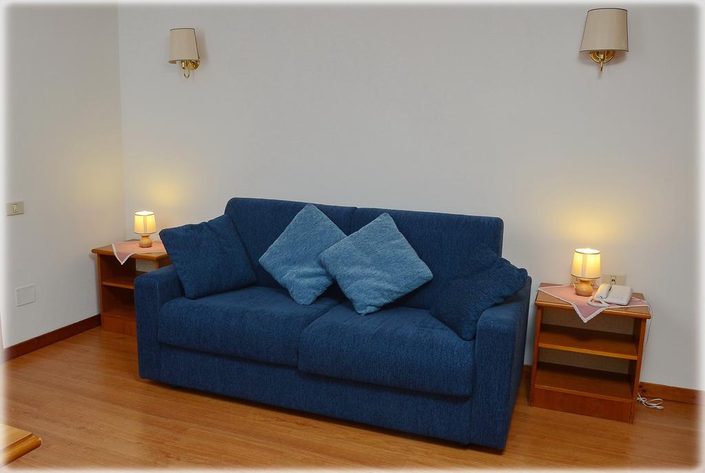 Ski Residence ซานมาร์ตีโนดีกัสตรอสซา ภายนอก รูปภาพ